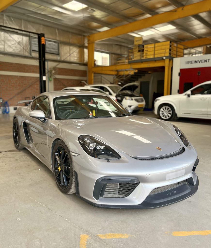 Porsche GT4